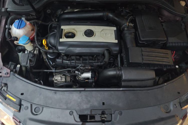 Used Skoda Superb 2013 1.8TSI Automatic MingShi Edition Engine Bay
