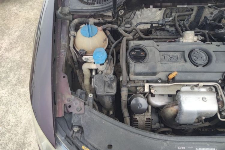 Used Skoda Superb 2013 1.4TSI DSG Sport Edition Engine Bay Right