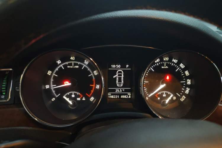 Used Skoda Superb 2013 1.8TSI Automatic MingShi Edition Instrument Cluster