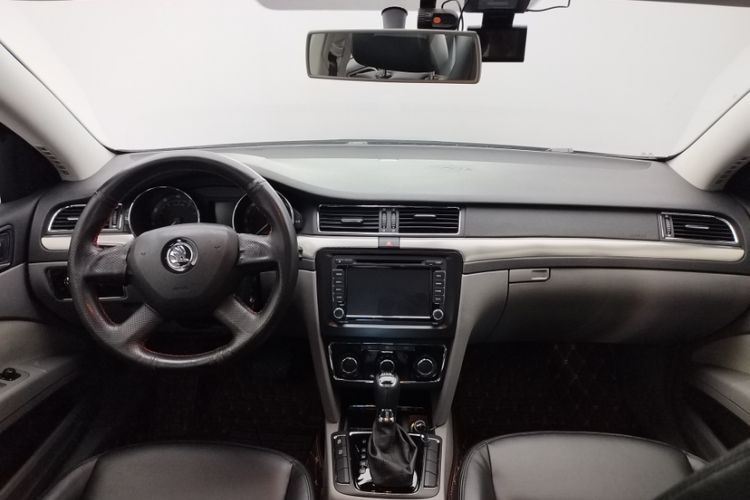Used Skoda Superb 2013 1.4TSI DSG Sport Edition Interior 4