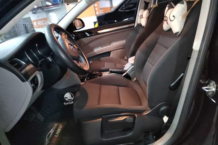 Used Skoda Superb 2013 1.4TSI DSG Sport Edition Left Front Seat