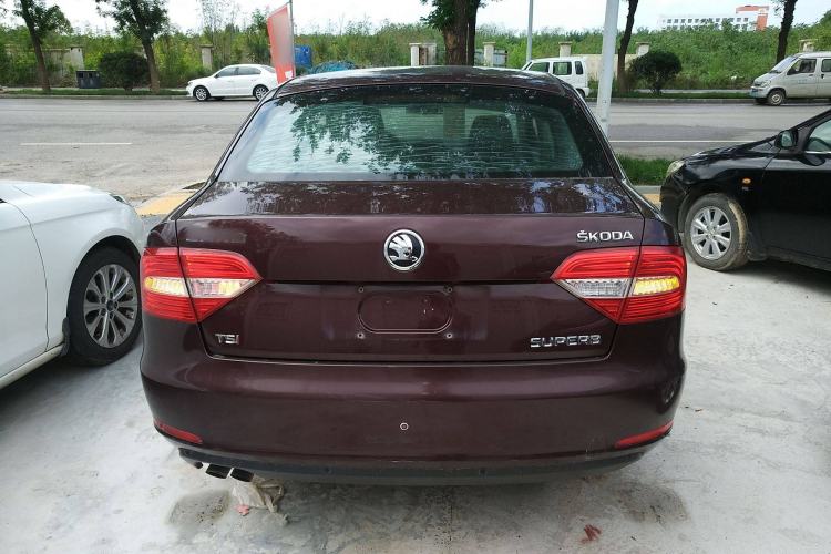 Used Skoda Superb 2013 1.4TSI Manual Shengshi Edition Rear