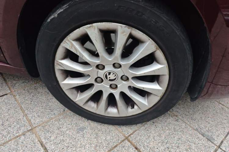 Used Skoda Superb 2013 1.8TSI Automatic MingShi Edition Right Front Wheel Hub