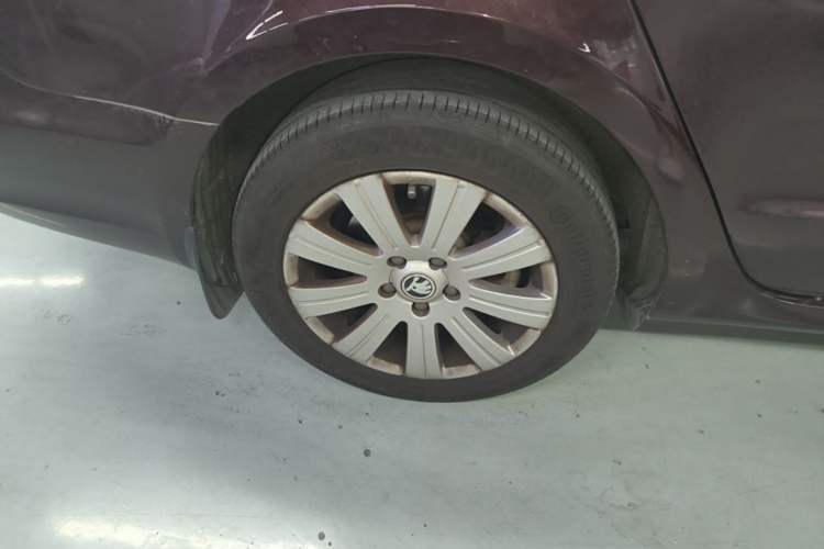 Used Skoda Superb 2013 1.4TSI DSG Sport Edition Right Rear Wheel Hub