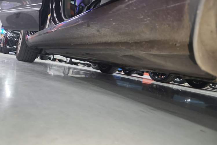 Used Skoda Superb 2013 1.4TSI DSG Sport Edition Right Side Sill