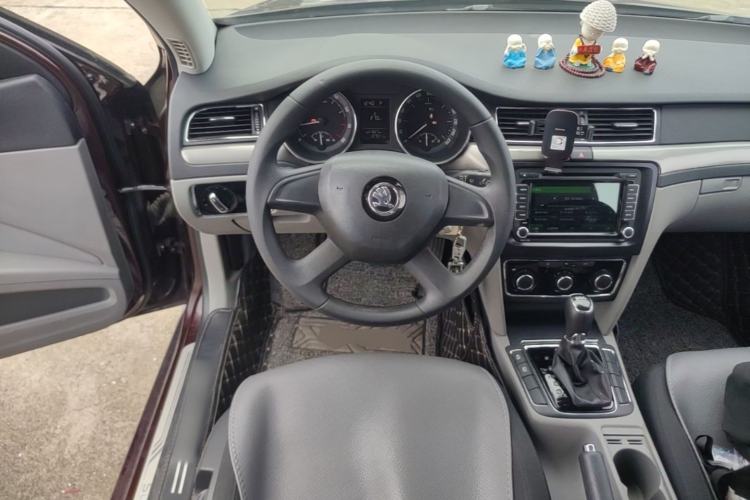Used Skoda Superb 2013 1.4TSI DSG Sport Edition Steering Wheel