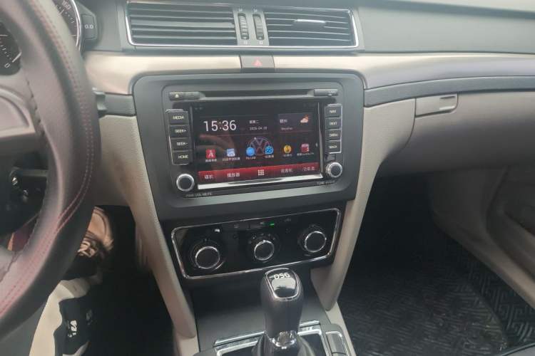 Used Skoda Superb 2013 1.4TSI DSG Sport Edition Audio And AC Panel