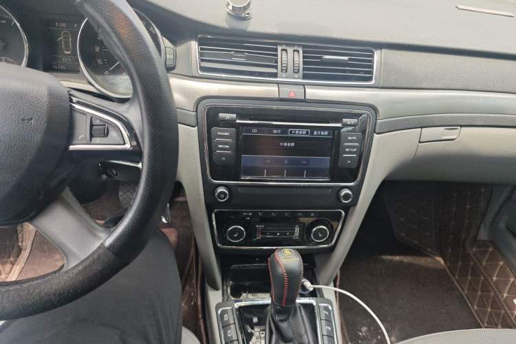 Used Skoda Superb 2013 1.8TSI Automatic Yashi Edition Audio And AC Panel