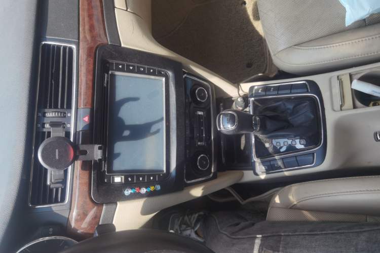 Used Skoda Superb 2013 1.8TSI Automatic Yashi Edition Audio And AC Panel