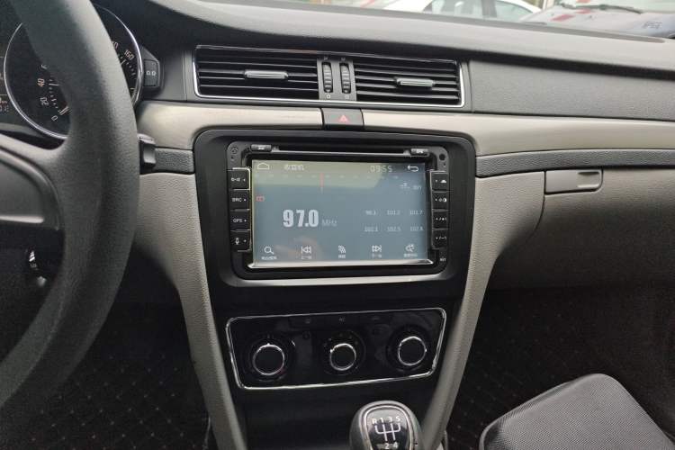 Used Skoda Superb 2013 1.4TSI Manual Shengshi Edition Audio And AC Panel