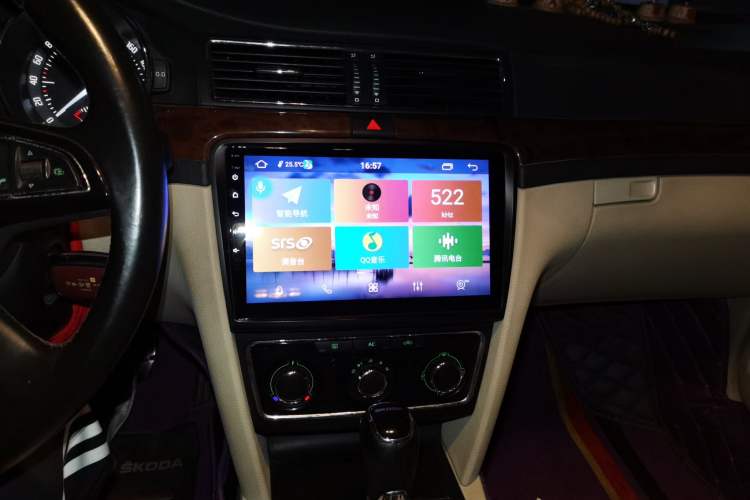 Used Skoda Superb 2013 1.8TSI Automatic MingShi Edition Audio And AC Panel