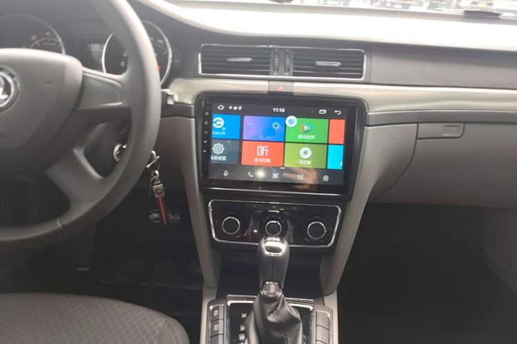 Used Skoda Superb 2013 1.4TSI DSG Sport Edition Audio And AC Panel