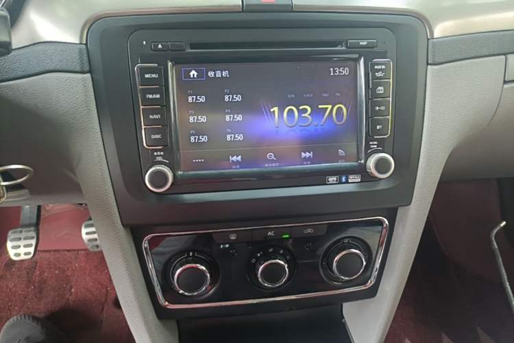 Used Skoda Superb 2013 1.4TSI Manual Shengshi Edition Audio And AC Panel