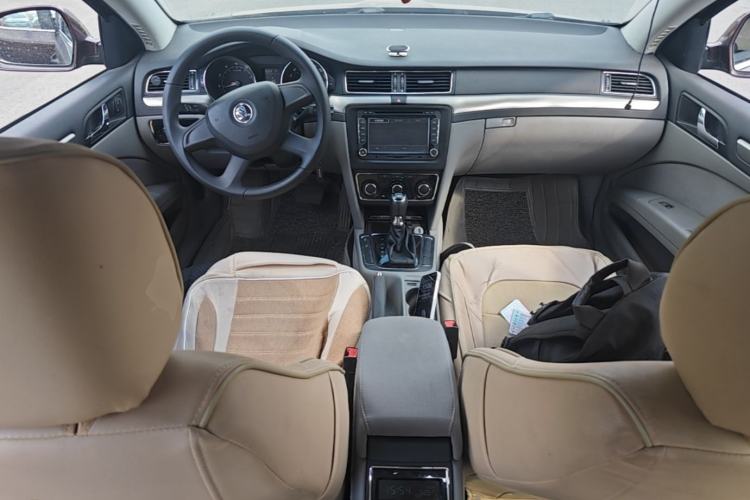 Used Skoda Superb 2013 1.4TSI DSG Sport Edition Center Console