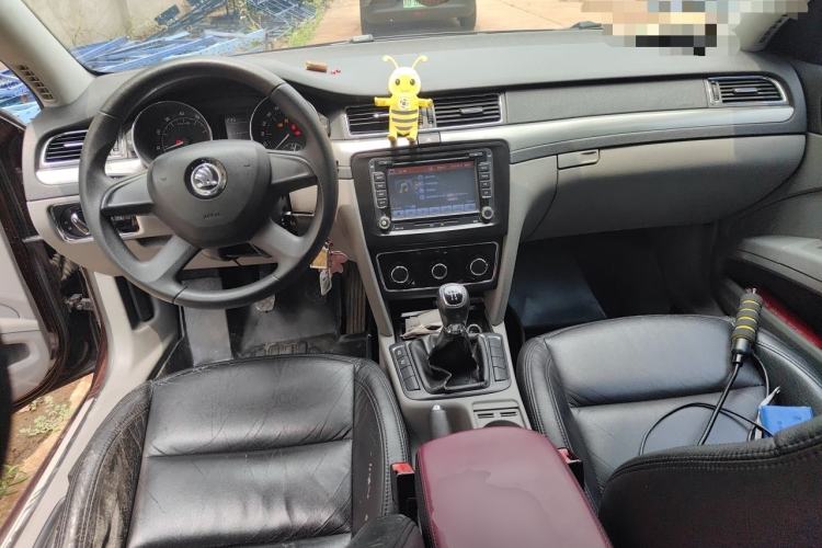 Used Skoda Superb 2013 1.4TSI Manual Shengshi Edition Center Console