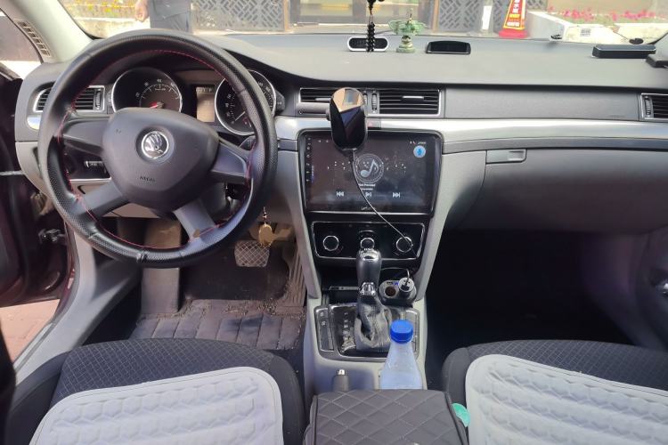 Used Skoda Superb 2013 1.4TSI DSG Sport Edition Center Console