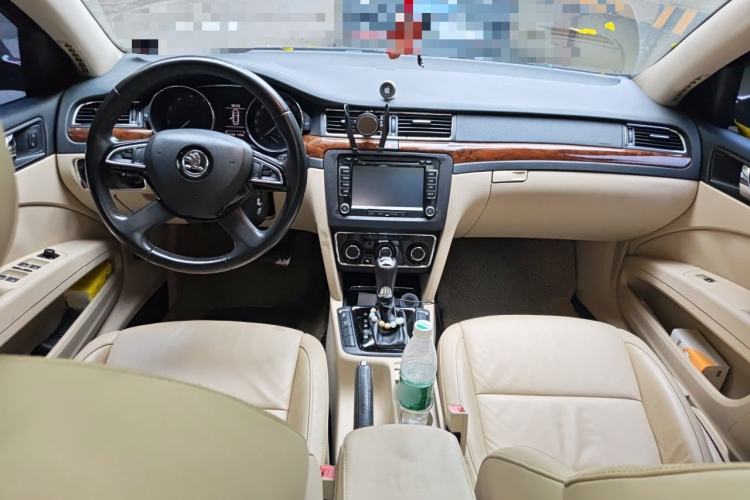Used Skoda Superb 2013 1.4 TSI DSG Prestige Edition Center Console
