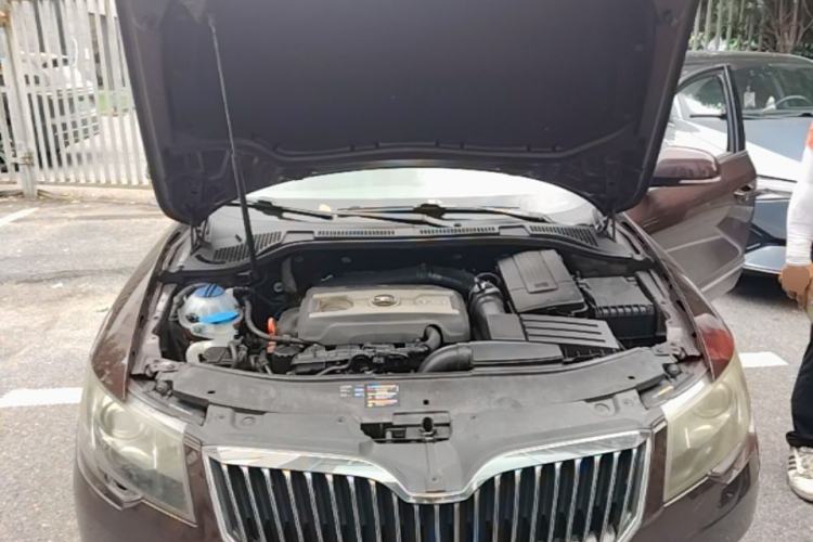 Used Skoda Superb 2013 1.8TSI Automatic MingShi Edition Engine Bay