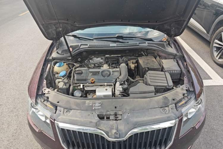 Used Skoda Superb 2013 1.4TSI DSG Sport Edition Engine Bay