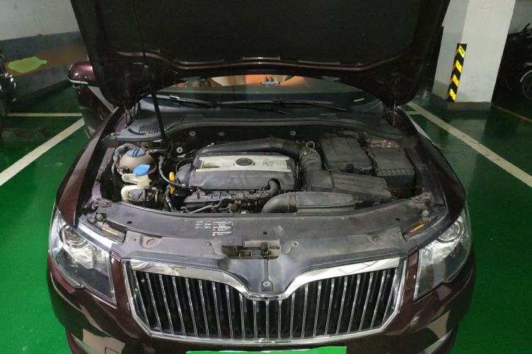 Used Skoda Superb 2013 1.8TSI Automatic MingShi Edition Engine Bay