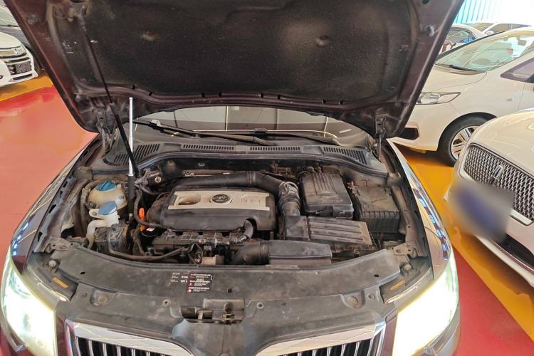 Used Skoda Superb 2013 2.0 TSI DSG Luxury Edition Engine Bay