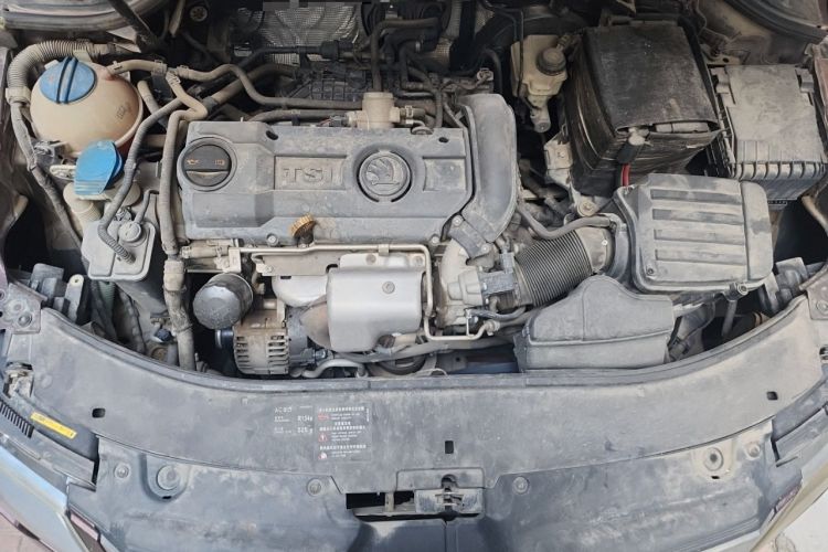 Used Skoda Superb 2013 1.4TSI Manual Shengshi Edition Engine Bay