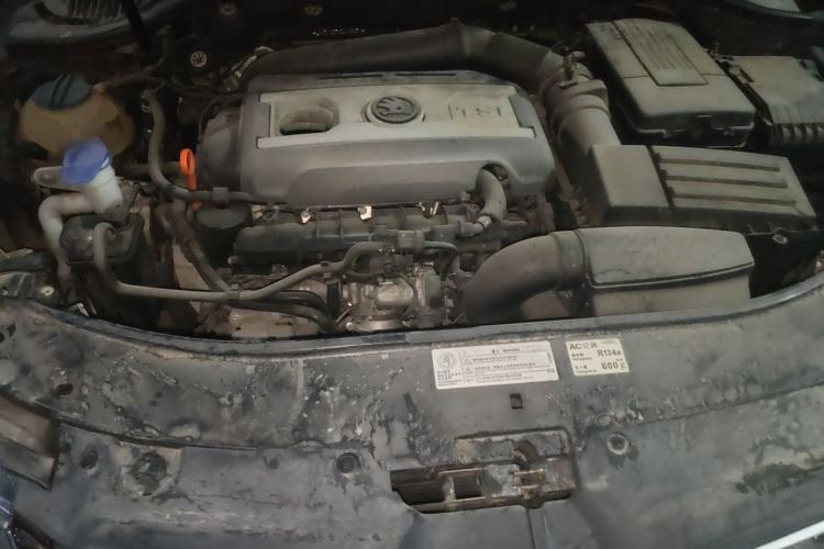 Used Skoda Superb 2013 1.8TSI Automatic Yashi Edition Engine Bay