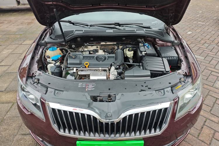 Used Skoda Superb 2013 1.4TSI Manual Shengshi Edition Engine Bay