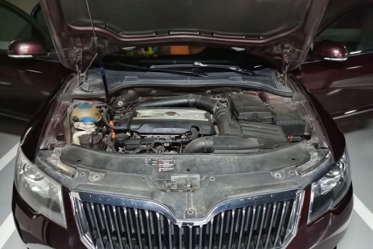 Used Skoda Superb 2013 1.8TSI Automatic MingShi Edition Engine Bay
