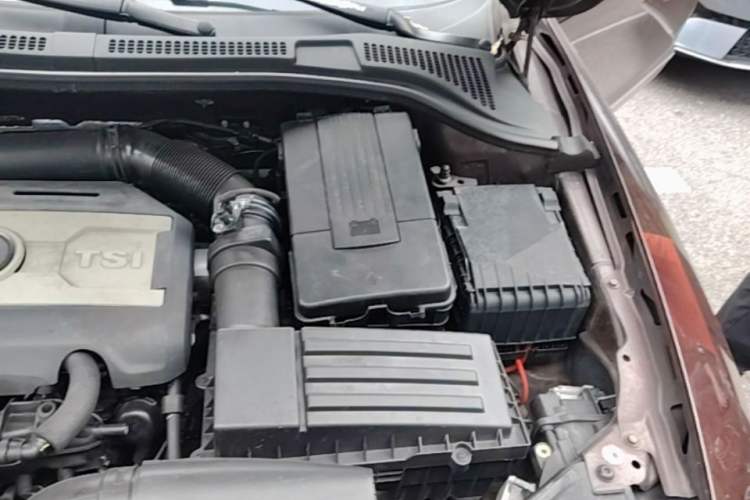 Used Skoda Superb 2013 1.8TSI Automatic MingShi Edition Engine Bay Left