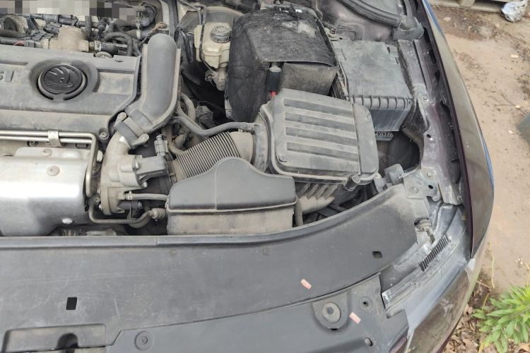 Used Skoda Superb 2013 1.4TSI Manual Shengshi Edition Engine Bay Left
