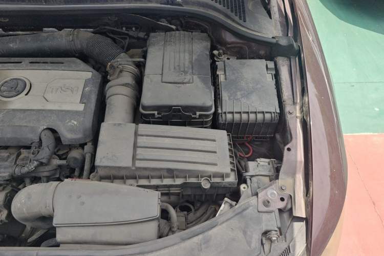 Used Skoda Superb 2013 1.8TSI Automatic Yashi Edition Engine Bay Left