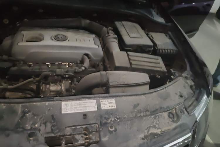 Used Skoda Superb 2013 1.8TSI Automatic Yashi Edition Engine Bay Left