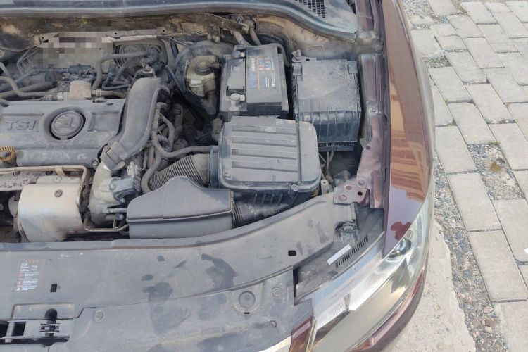 Used Skoda Superb 2013 1.4TSI Manual Shengshi Edition Engine Bay Left