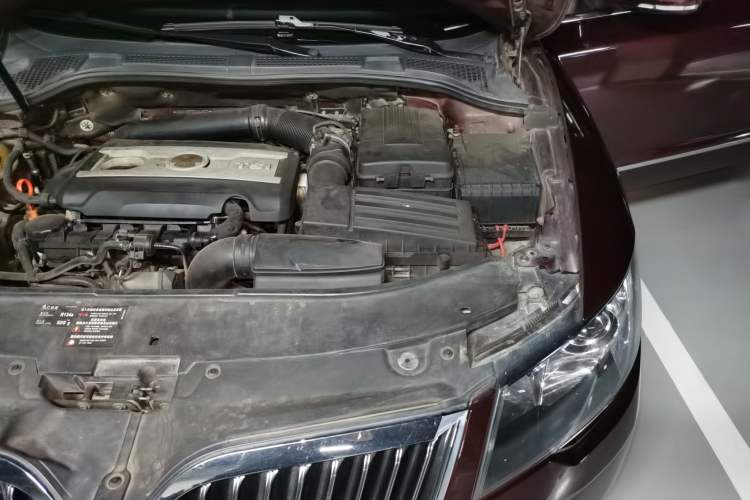 Used Skoda Superb 2013 1.8TSI Automatic MingShi Edition Engine Bay Left