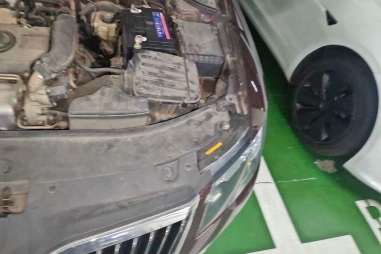 Used Skoda Superb 2013 1.4TSI Manual Shengshi Edition Engine Bay Left
