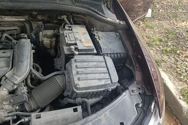 Used Skoda Superb 2013 1.4TSI Manual Shengshi Edition Engine Bay Left