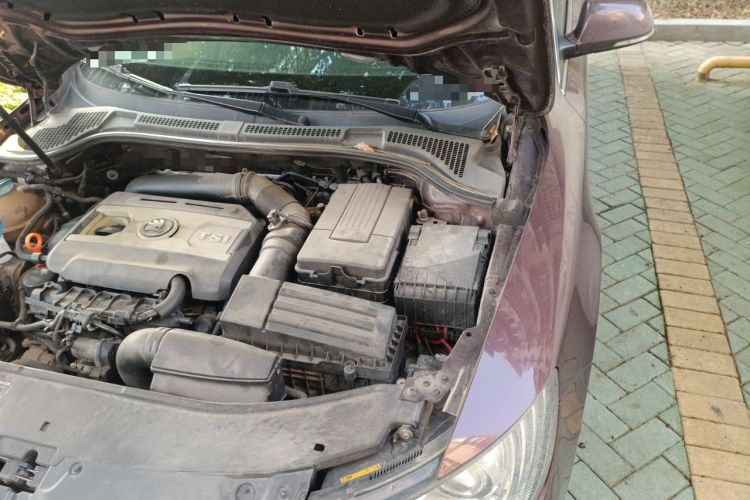 Used Skoda Superb 2013 1.8TSI Automatic Yashi Edition Engine Bay Left