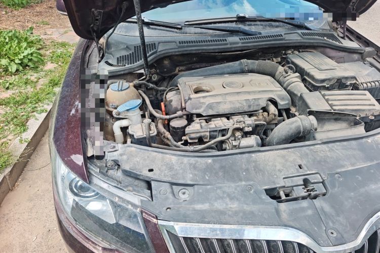 Used Skoda Superb 2013 1.8 TSI Manual MingShi Edition Engine Bay Right
