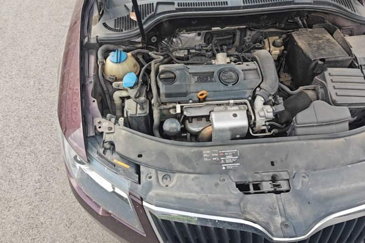 Used Skoda Superb 2013 1.4TSI DSG Sport Edition Engine Bay Right