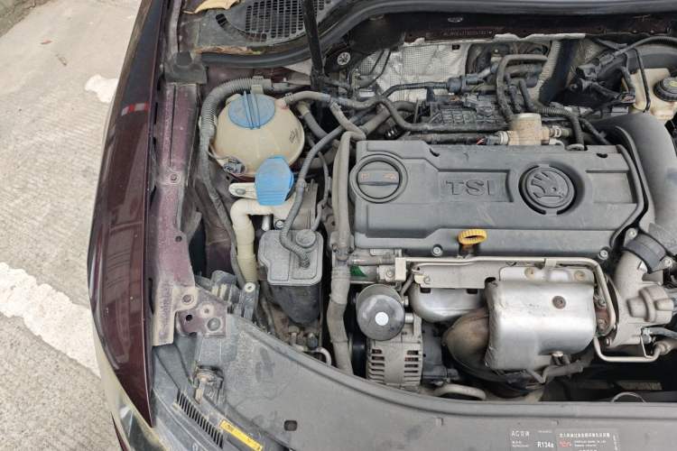 Used Skoda Superb 2013 1.4TSI DSG Sport Edition Engine Bay Right