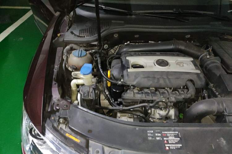 Used Skoda Superb 2013 1.8TSI Automatic MingShi Edition Engine Bay Right