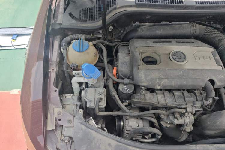 Used Skoda Superb 2013 1.8TSI Automatic Yashi Edition Engine Bay Right