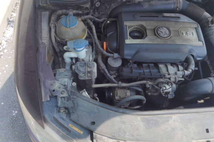 Used Skoda Superb 2013 1.8TSI Automatic Yashi Edition Engine Bay Right