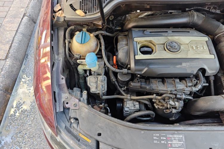 Used Skoda Superb 2013 1.8TSI Automatic MingShi Edition Engine Bay Right