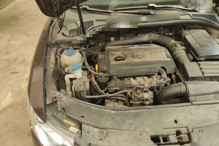 Used Skoda Superb 2013 1.8TSI Automatic MingShi Edition Engine Bay Right