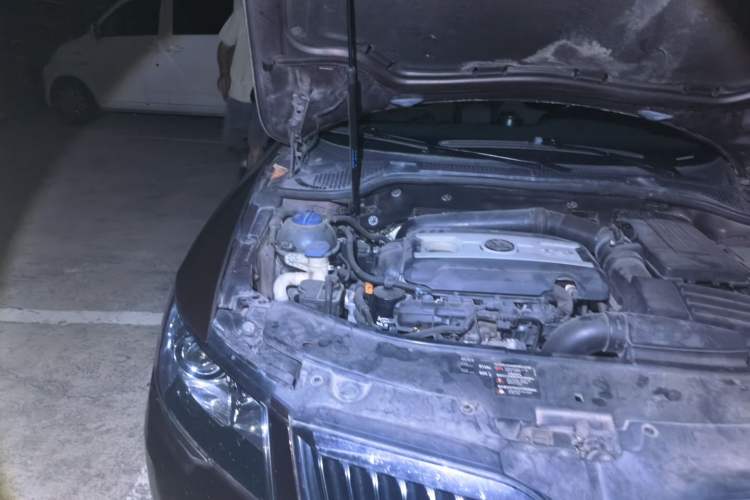 Used Skoda Superb 2013 1.8TSI Automatic MingShi Edition Engine Bay Right