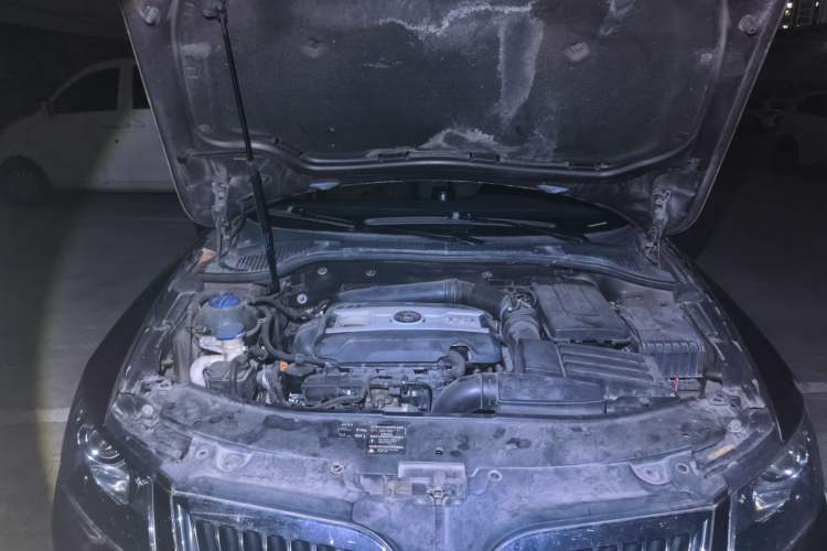 Used Skoda Superb 2013 1.8TSI Automatic MingShi Edition Engine Bay