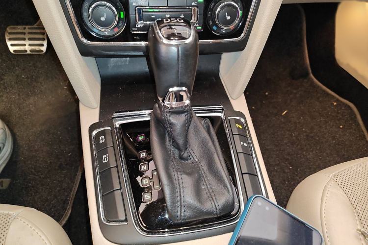 Used Skoda Superb 2013 2.0 TSI DSG Luxury Edition Gear Lever