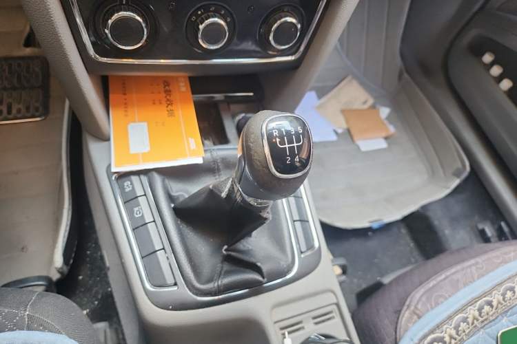 Used Skoda Superb 2013 1.4TSI Manual Shengshi Edition Gear Lever